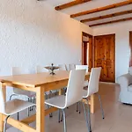 E-2 8 Pax Apartmán *